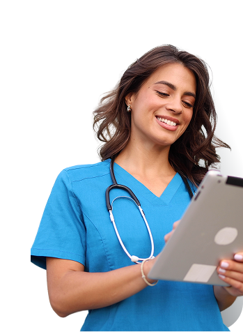 Doctora con estetoscopio mirando un dispositivo electrónico Doctora con estetoscopio mirando un dispositivo electrónico