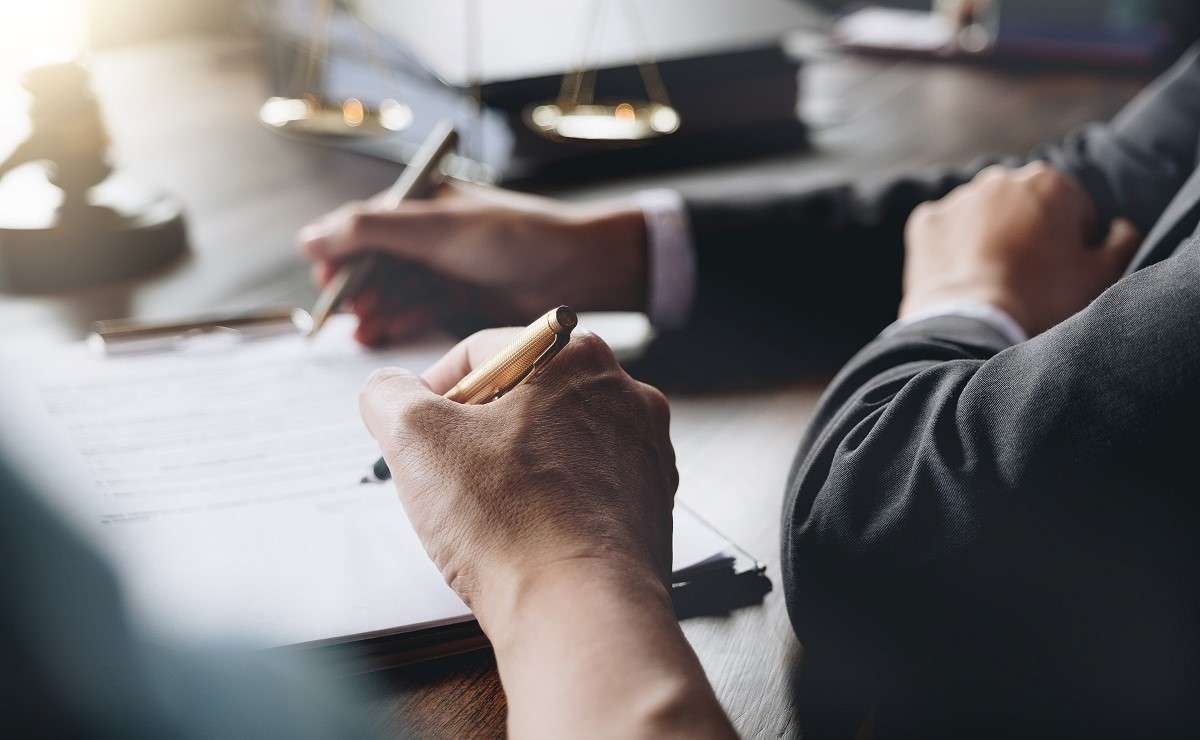 Pólizas El mundo digital gana más importancia y peso cada vez, permitiendo ahora hacer gestiones que hace un tiempo no podíamos ni imaginar no hacer presencialmente. ¿Sabías que puedes incluso hacer testamento online? Te lo contamos.