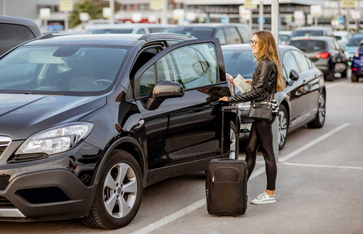 Si estas pensando alquilar un coche para tus vacaciones o viajes de negocio, sigue nuestros consejos para que no surjan contratiempos.