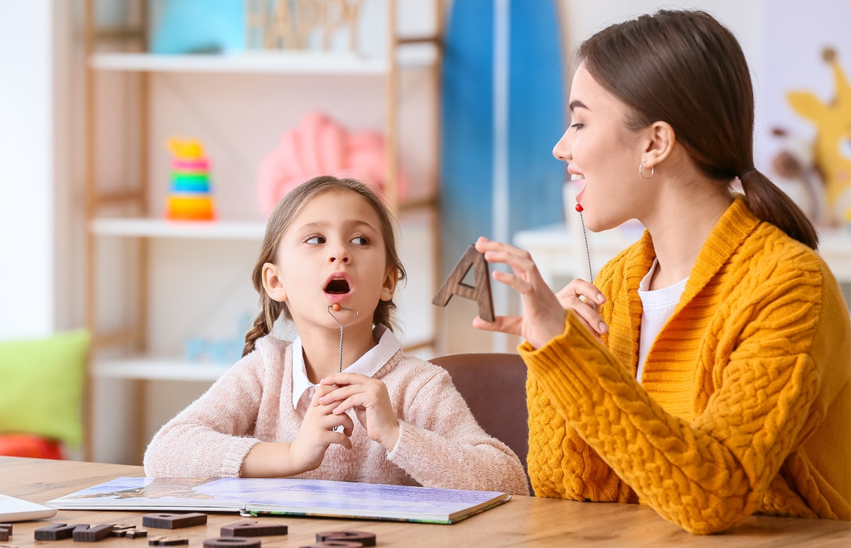 Si necesitas un logopeda, o lo necesitas para alguno de tus hijos, no olvides las ventajas que te ofrece tu seguro de salud. Pide una cita y benefíciate de ellas.