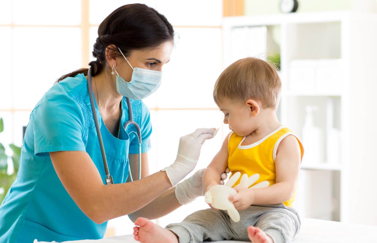 Si acabas de tener un niño, puedes sentirte abrumado por el calendario de vacunación. Hoy vemos todos sus detalles.